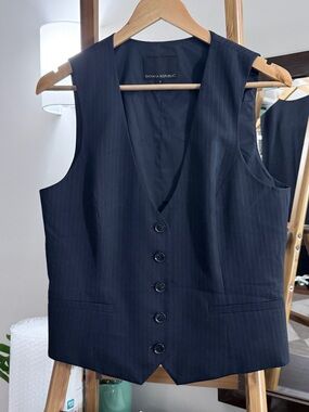 Banana Republic Pinstripe Vest Size 8